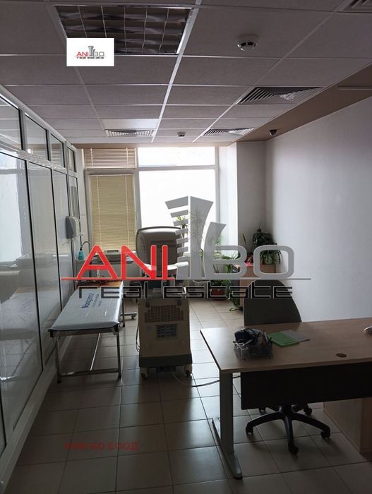 Дава се под наем Офис в Варна, Младост 1 - 812 кв.м за 5000 € - Снимка #8