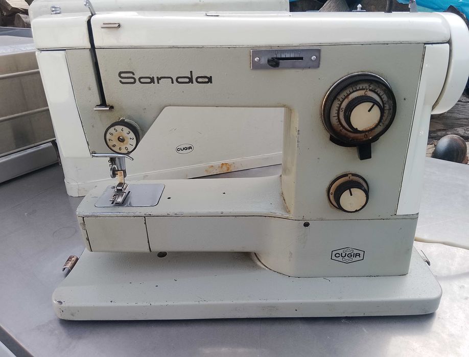 Mașină de cusut Sanda fabricata la Cugir