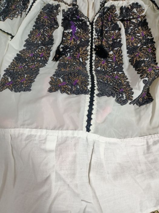 Costum popular vechi.