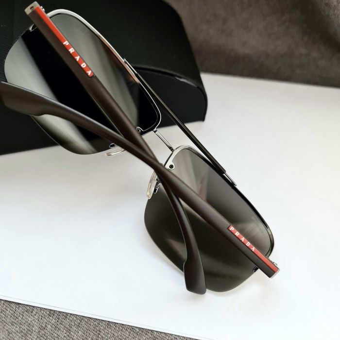 Солнцезащитные очки PR.