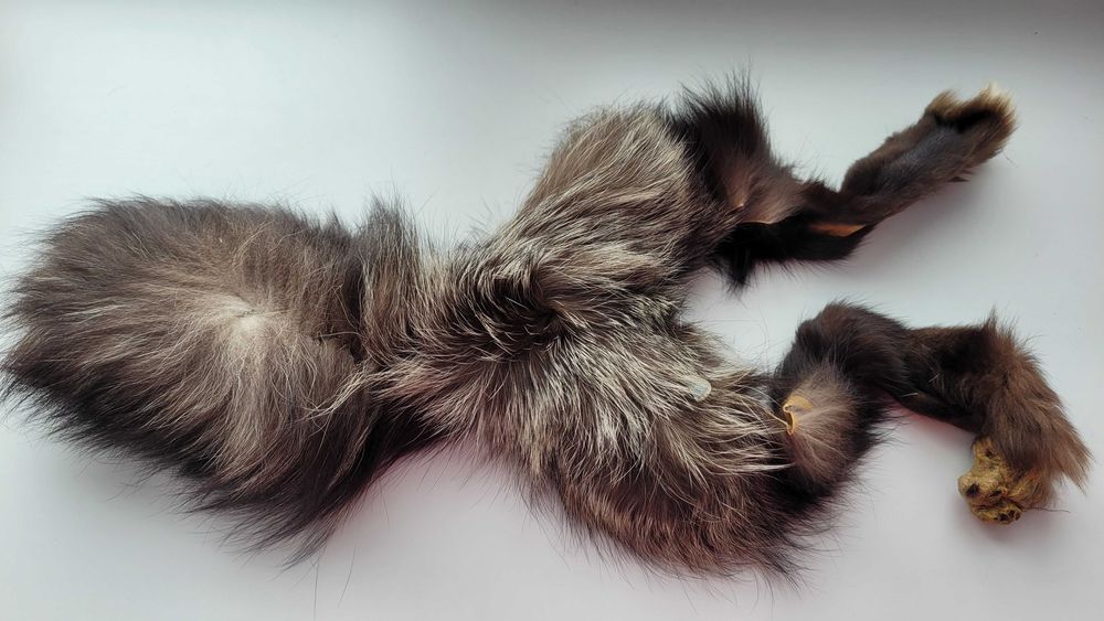 Мех б/у  (Кусочки меха, б/у, хвост чернобурки, кусочки норки)