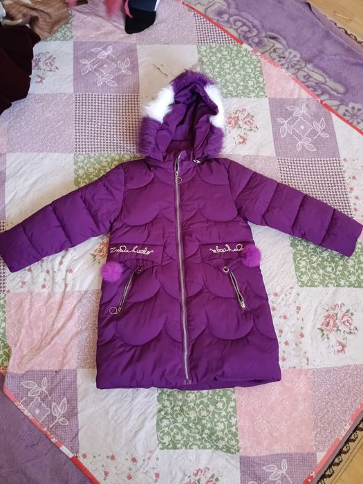 Продам детские куртки.