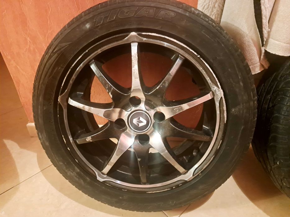 Автомобилни гуми Гуми с джанти