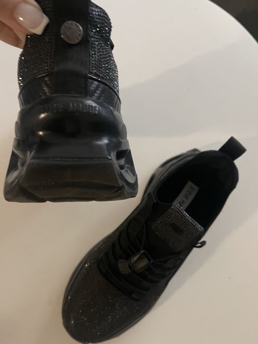 Steve Madden номер 38черни  ,обувки , маратонки ,сникарси ,еспадрили висок ток прозрачни
