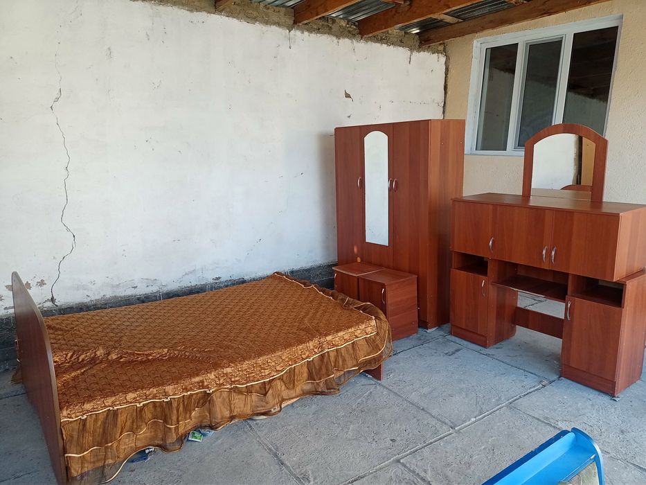 Спальный гарнитур