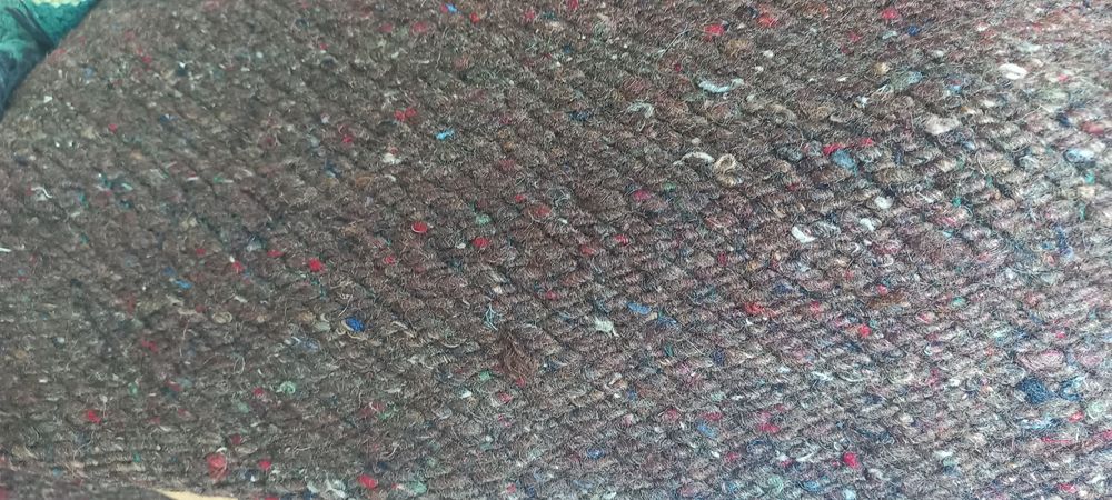 Тъкани черги и една покривка за маса