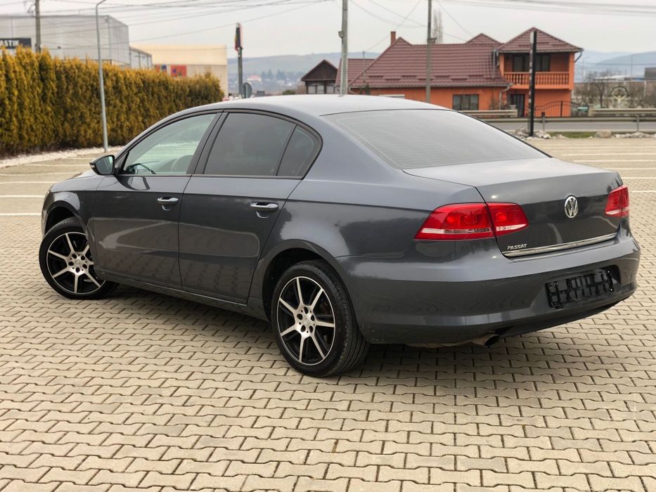VW Passat berlina an fabricatie 2012 motor 1.4 benzina 122cp  climatronic parktronic computer jante euro5