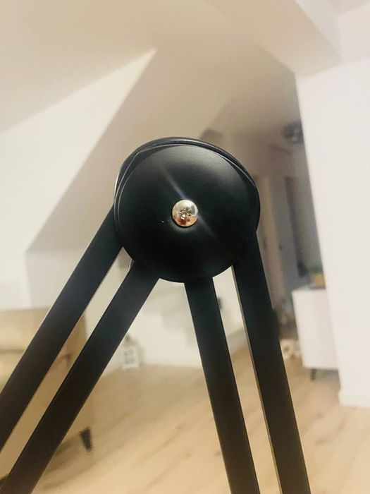 Lampa Cosmetica LED cu Lupa 5x si Picior pe Roti