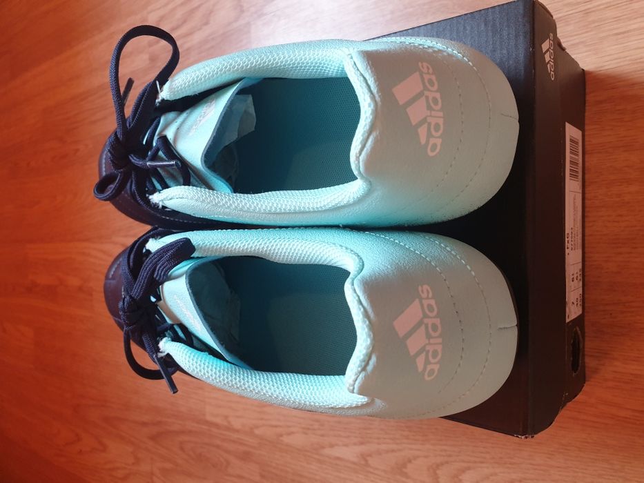 Ghete de fotbal Adidas Noi Originali!