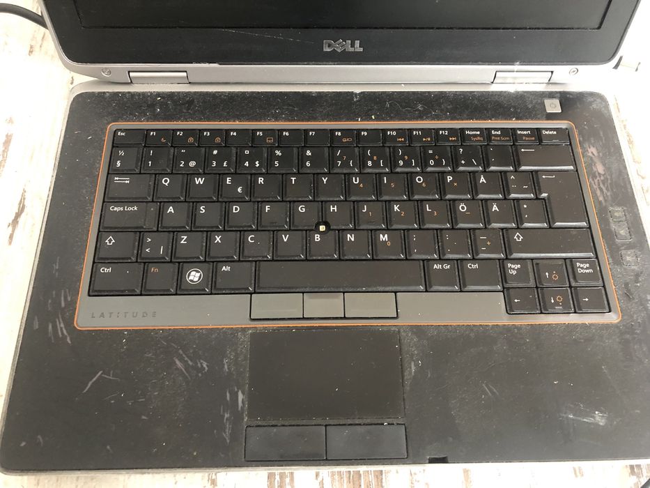 Лаптоп Dell Latitude E6420, без SSD, със зарядно, за възстановяване/части