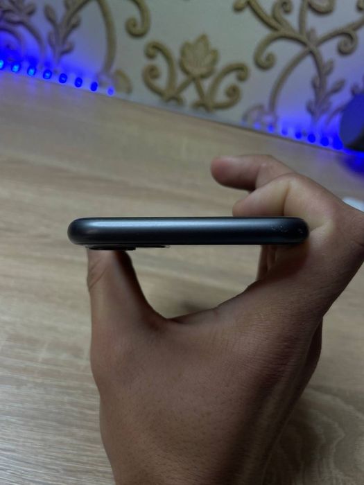 IPhone 11 64 Gb 250$