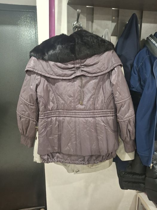 Сро,но продам почти новые куртки