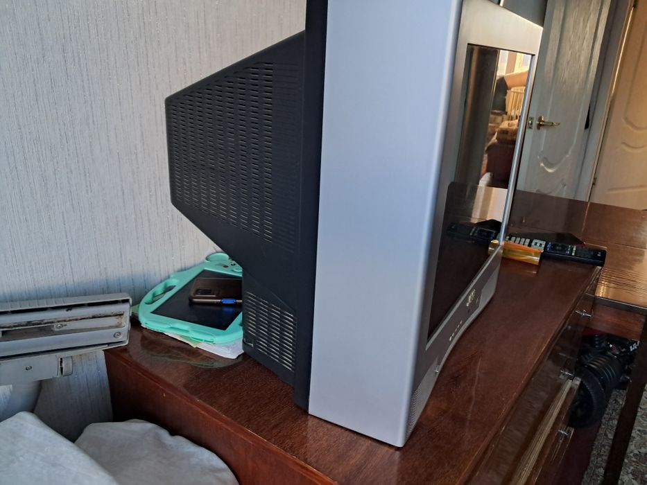 Продам телевизор