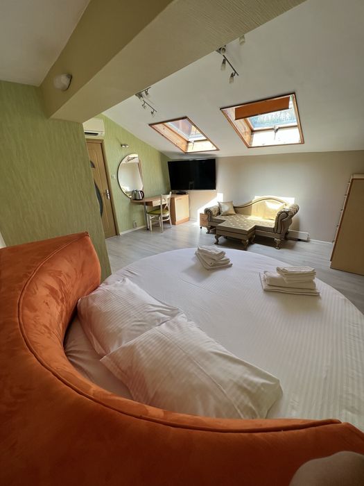 Дава се под наем Етаж от къща в Балчик - 200 кв.м за 229.5 € - Снимка #12