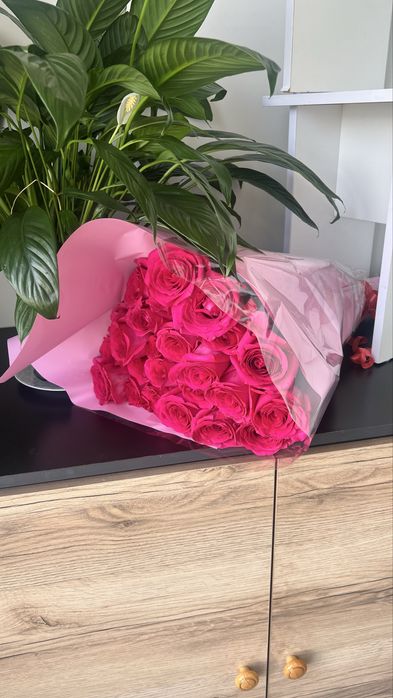 Продам цветы, свежая 25шт роза