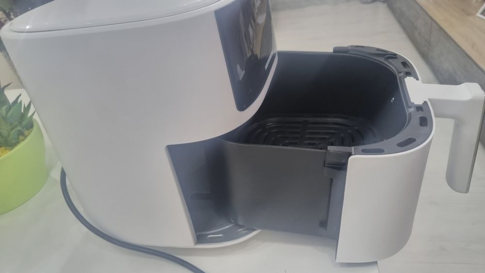 Friteuza cu aer cald  / air fryer Heinner