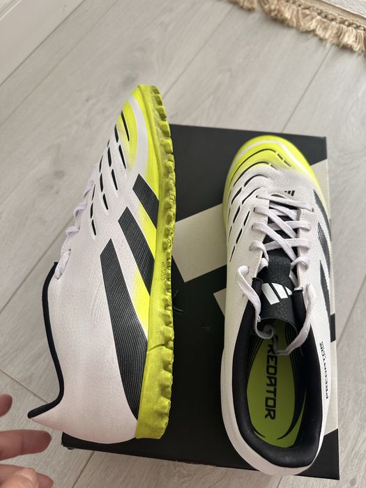 Adidas Predator сороконожки