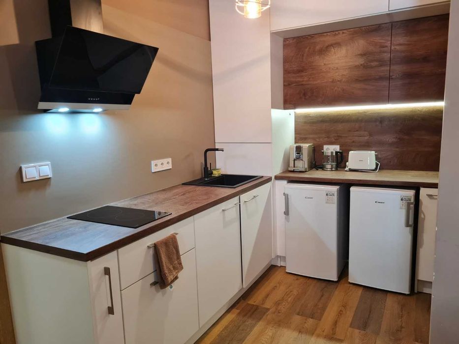 ”Мати” просторни студия до кк Св. Св. Константин и Елена