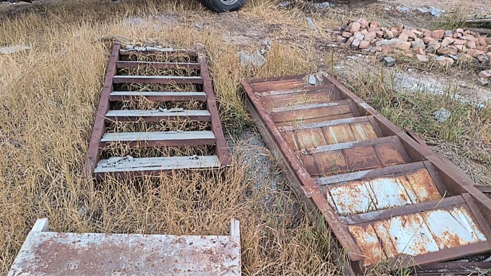 Лестницы готовые 3 штуки