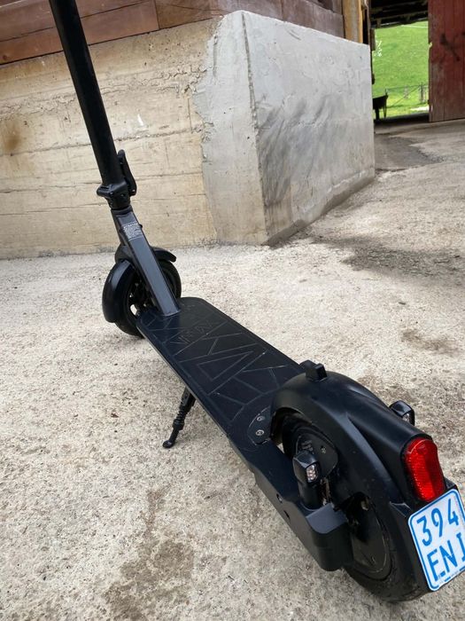 Vând trotinetă impecabila!