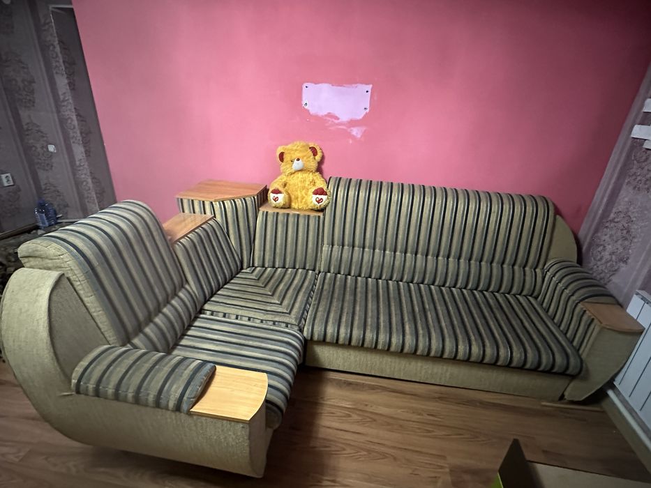 Диван угловой б/у