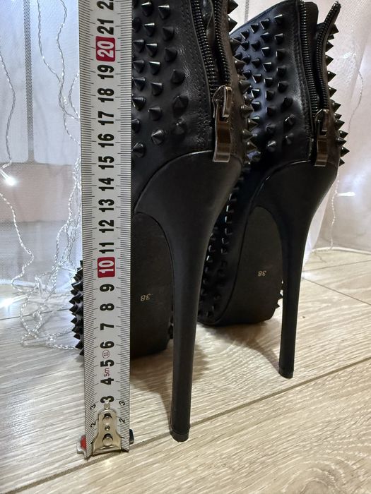 Продам ботинки 38 размер