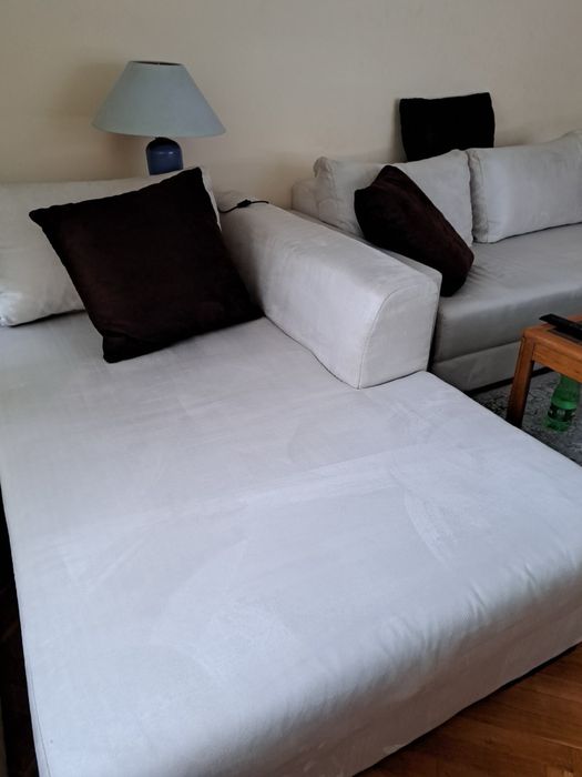 Продавам диван в много добро състояние без никакви забележки.