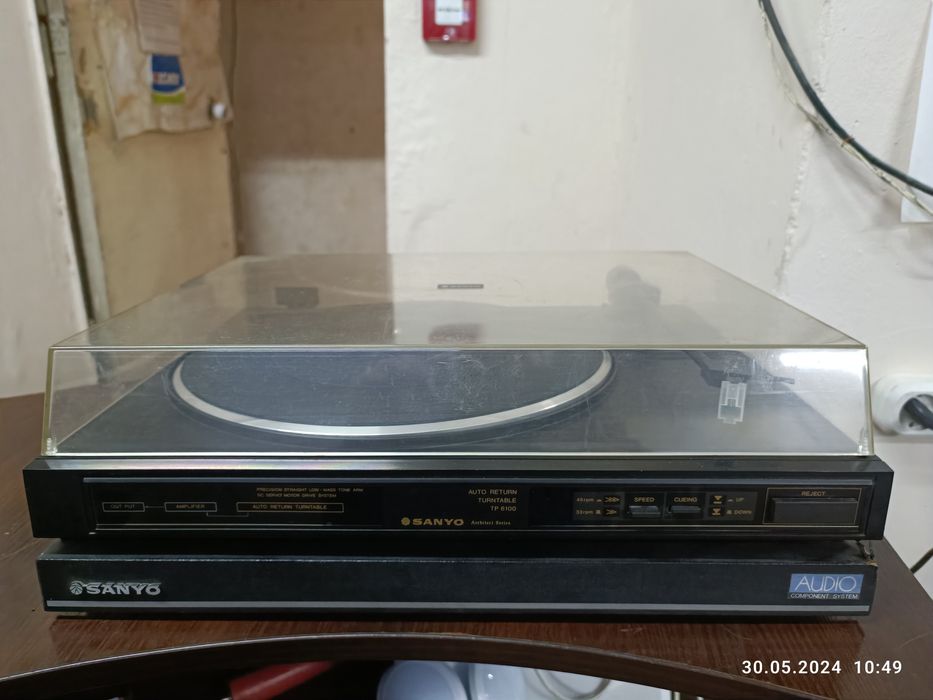 Проигрыватель виниловых дисков Sanyo
