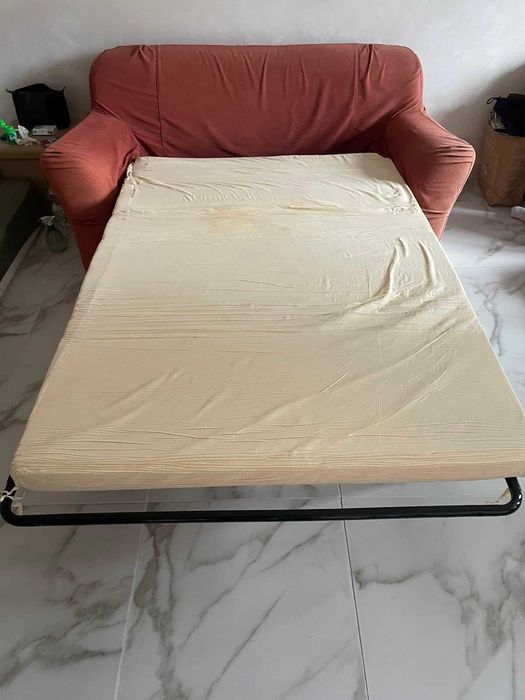 Удобен разтегателен диван се продава!