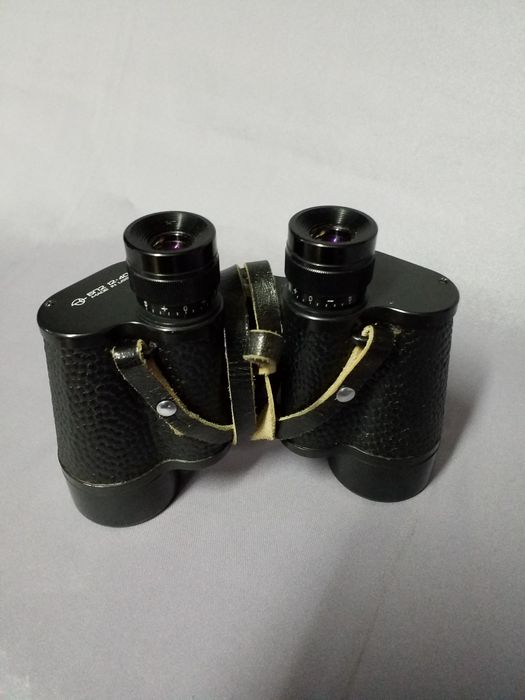 Бинокль призменный