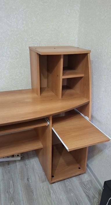 Стол компьютерный письменный