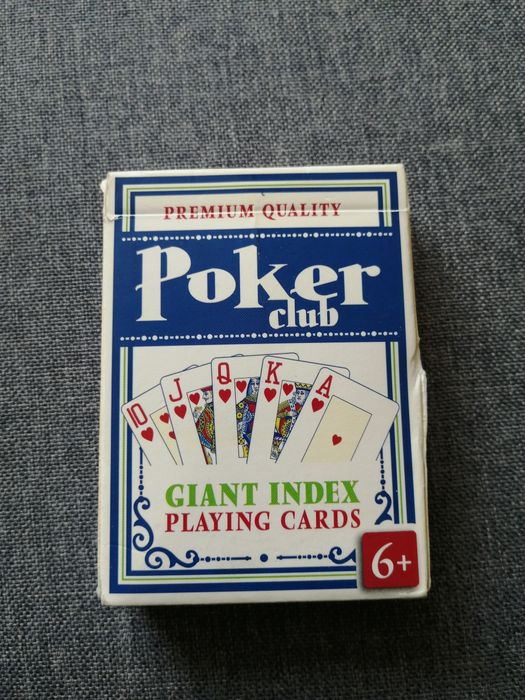 Карти за игра в кутии