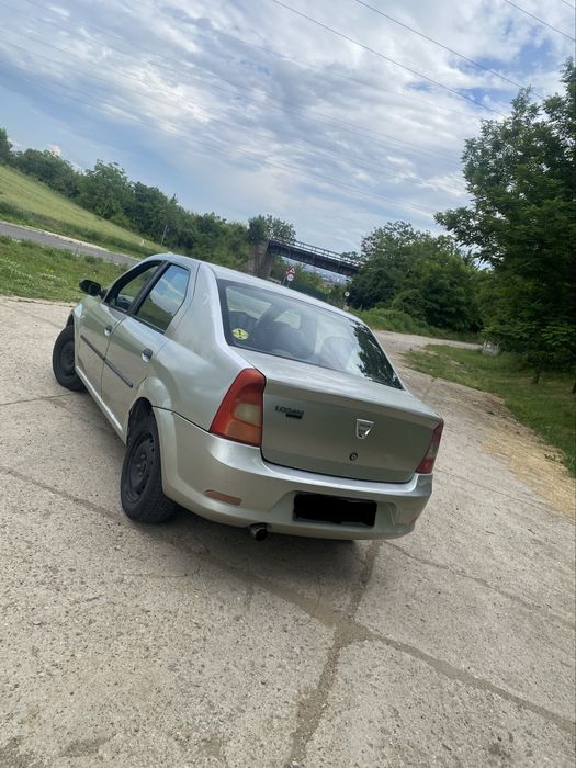 Vand sau schimb dacia logan