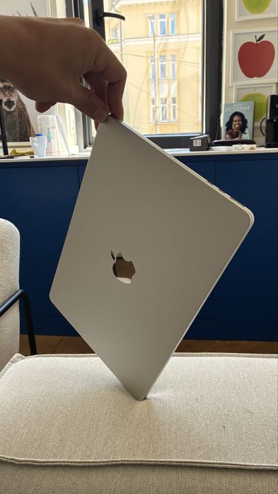 MacBook Air M2 8GB / 256GB – отлично състояние
