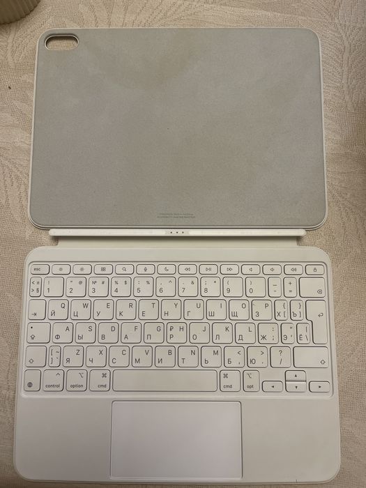 Чехол-клавиатура Apple Magic Keyboard