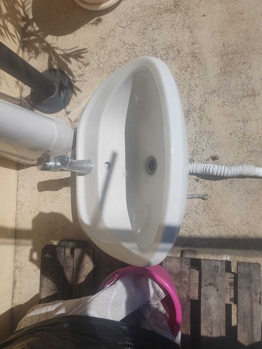 Pachet cada , chiuveta , vas WC cu rezervor