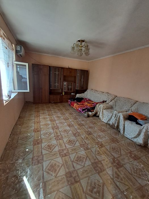 Продаю времянку на Кайнар булаке. Имеется сарай, имеется фундамент