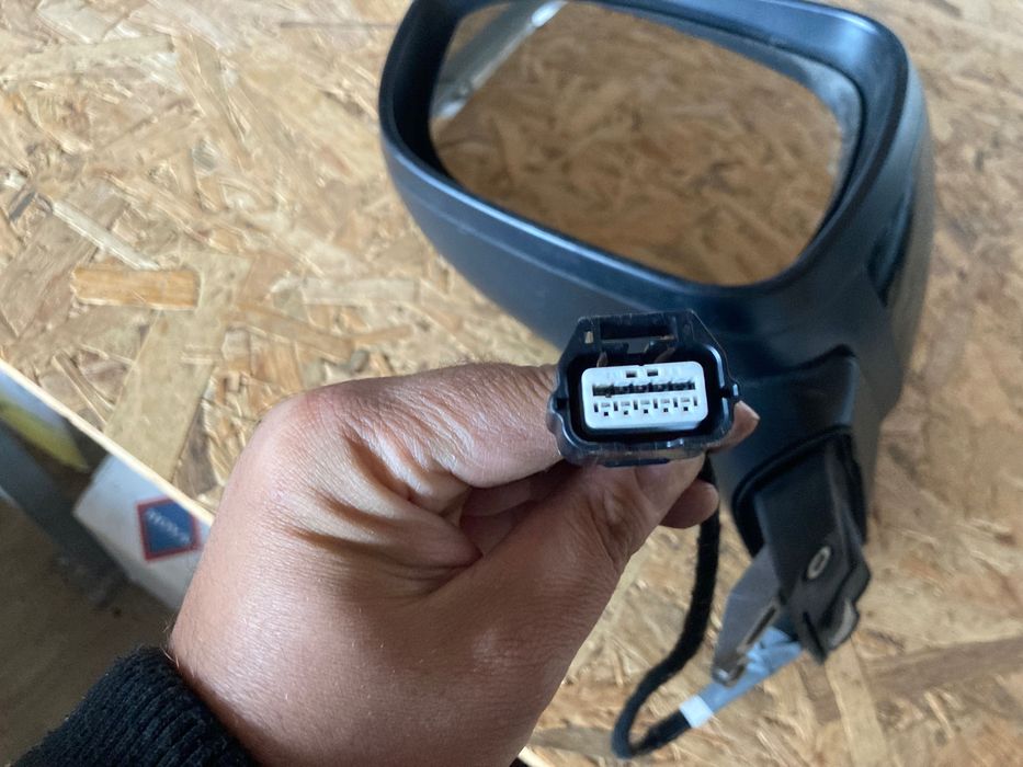 Ляво огледало. Nissan Juke. Нисан Джук. F16. 19-25г. 5 пина.