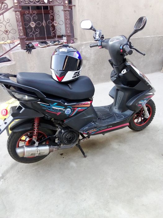 Продам скутер китай