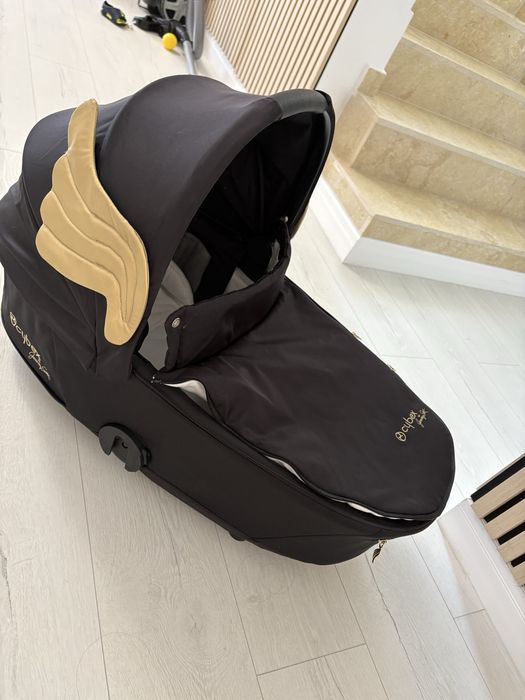 Landou Cybex Jeremy Scott Mios