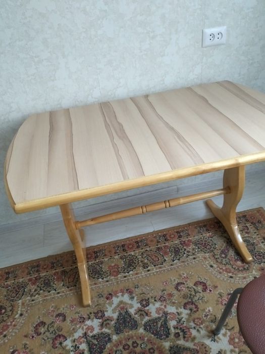 Стол чистое дерево