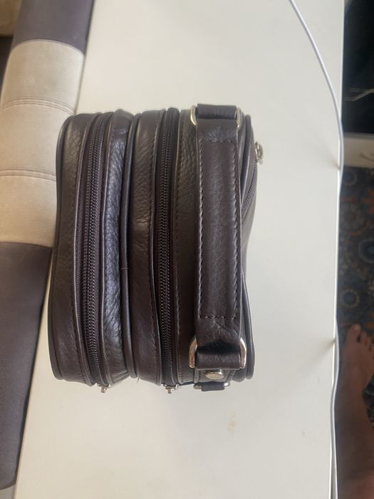 Мъжка кожена чантичка чанта