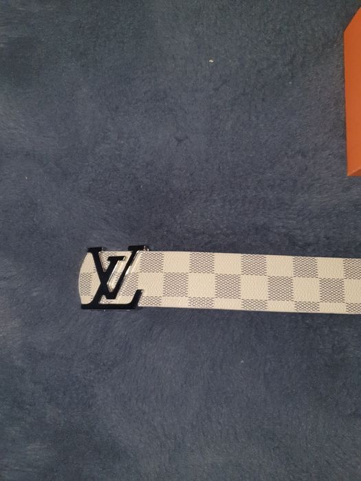 Borseta Gucci și curea Louis Vuitton