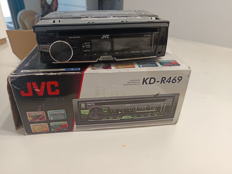 Vînd CD PLAYER auto