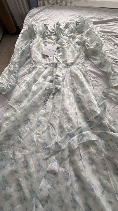 Продам новое платье