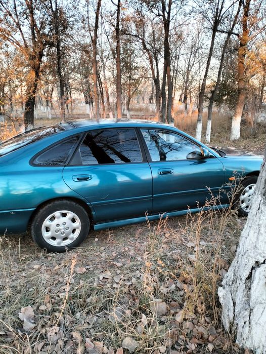 Продам Мазду кронос.