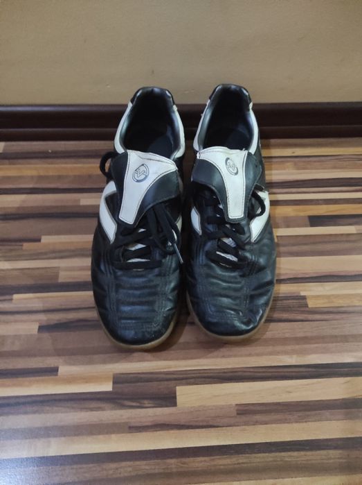 Ghete fotbal sala sintetic Victory, mărimea 42/42,5