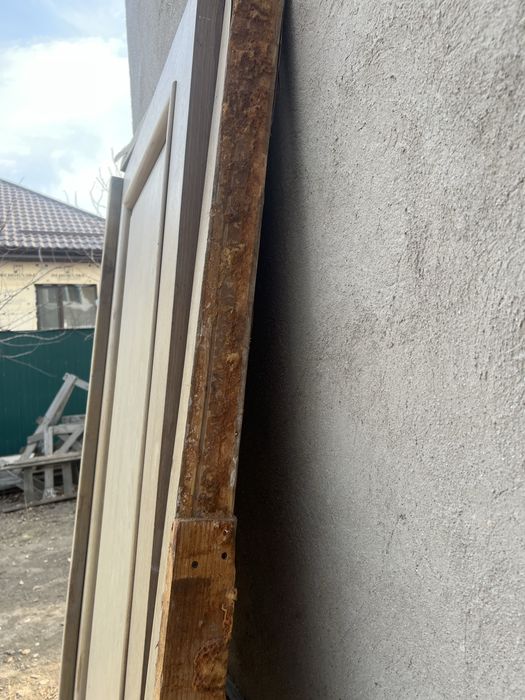 Дверь деревянная