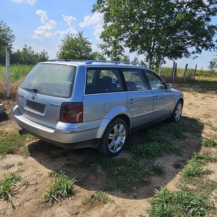 Пасат Б5.5  2.5 150к.с 2003г на части само .