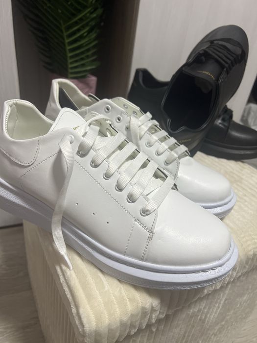 Pantof sport cascal alb si negru